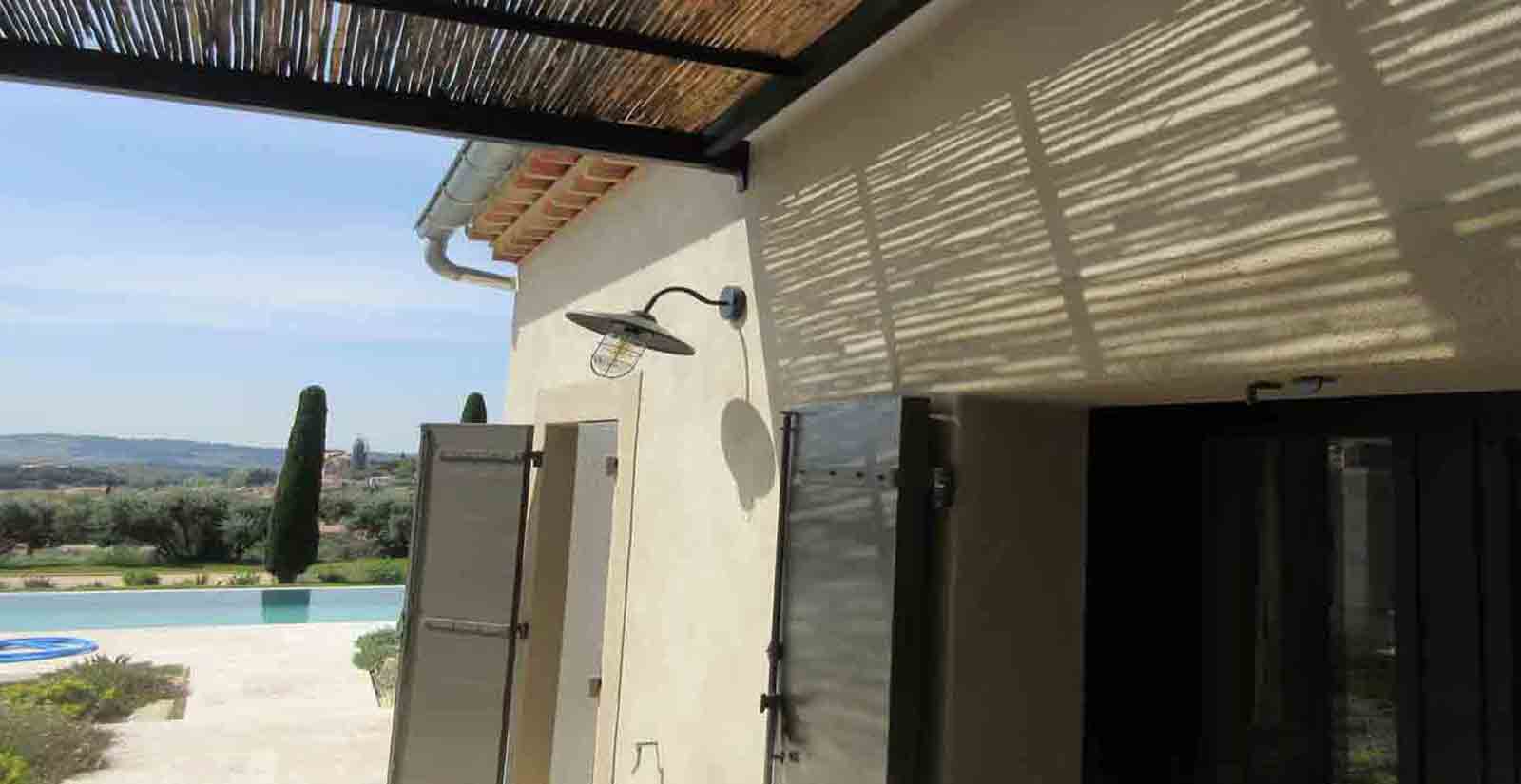 Construction mas Bedoin, pergola en place
