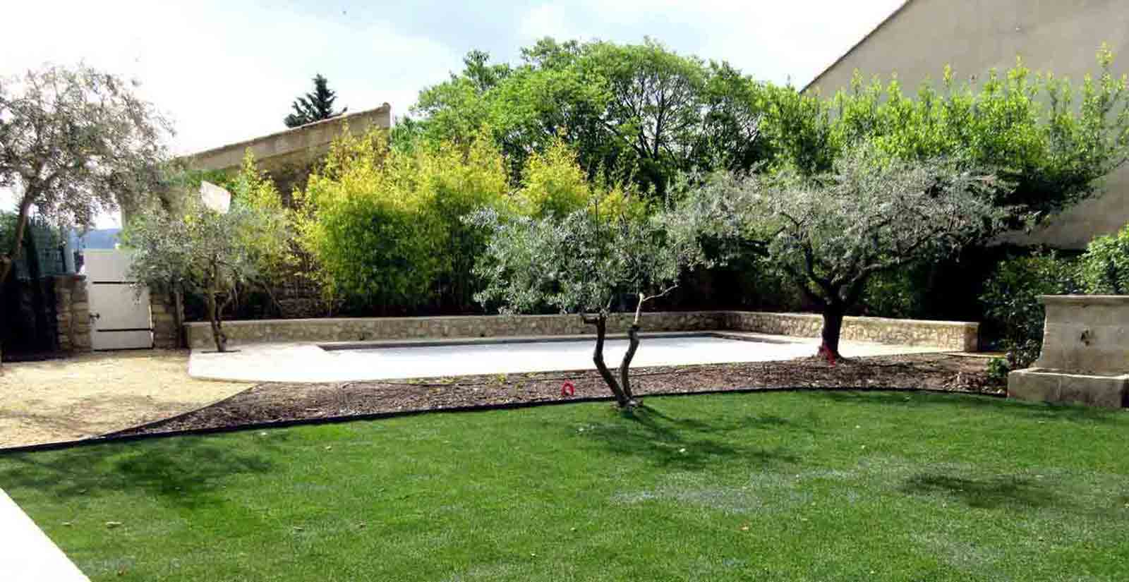 Construction piscine et aménagement jardin Mormoiron